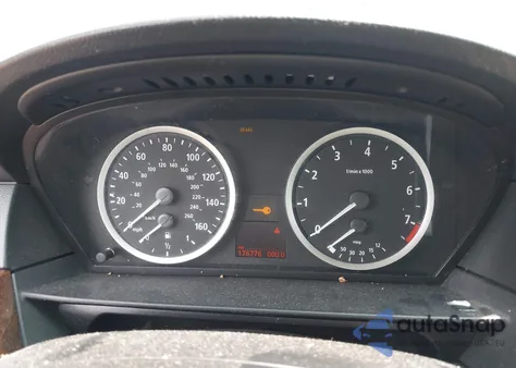 2007 BMW 530Xi из США, поврежденный, VIN WBANF73537CU25657